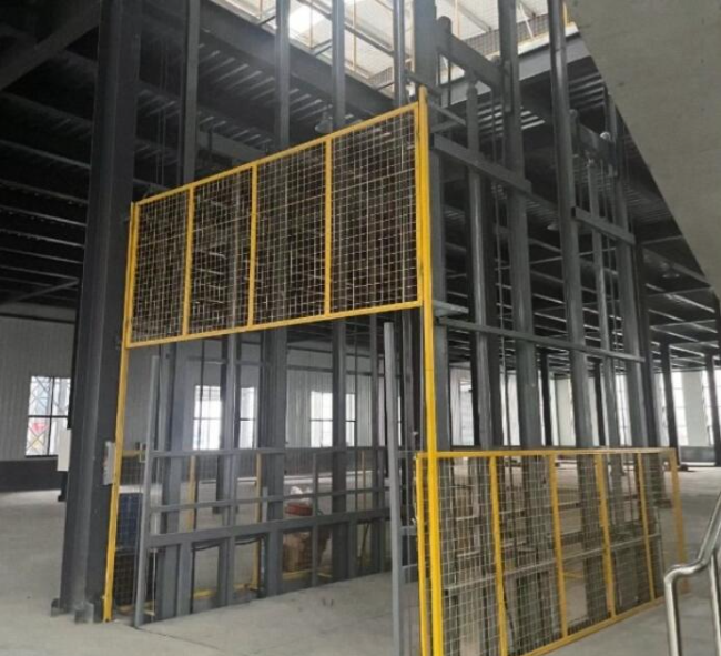 万冲镇请详细介绍一下货梯安装在室外的维护方法